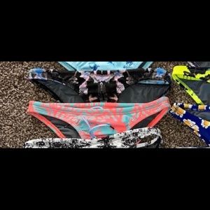 Jolyn Small Coral Reef Bottoms